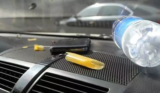 【天嬌用車學(xué)】暴曬后的汽車究竟有多毒？超乎你想象
