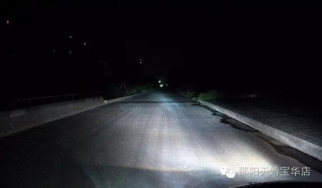 尤其是改過氙氣大燈的車主們，定期檢查電路，檢查火花塞是否積碳老化，這是很有必要的！