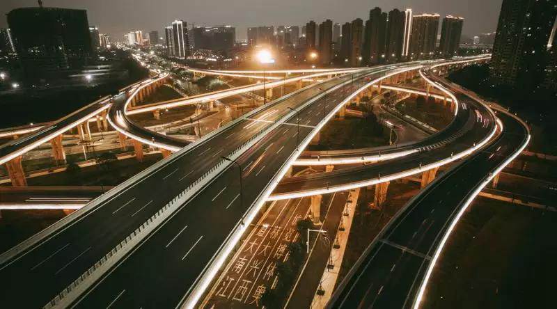 這些上道必知汽車燈語，你知道嗎？