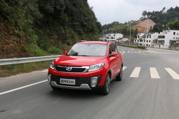 車窗怎么開省油又涼快？這些竅門送你秀操作！